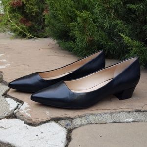 Franco Sarto black leather Vincenza low heel (size 7) NWT